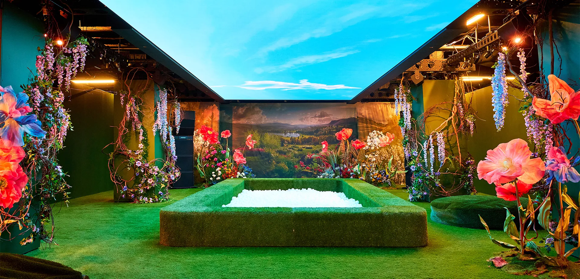 AOTO Powers Immersive LED Displays at Hero NYC